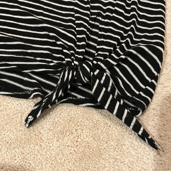 Striped Tie Shirt - Picture 4 of 5